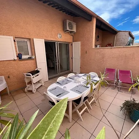 Pavillon Pour 5-6 Pers. * آجد